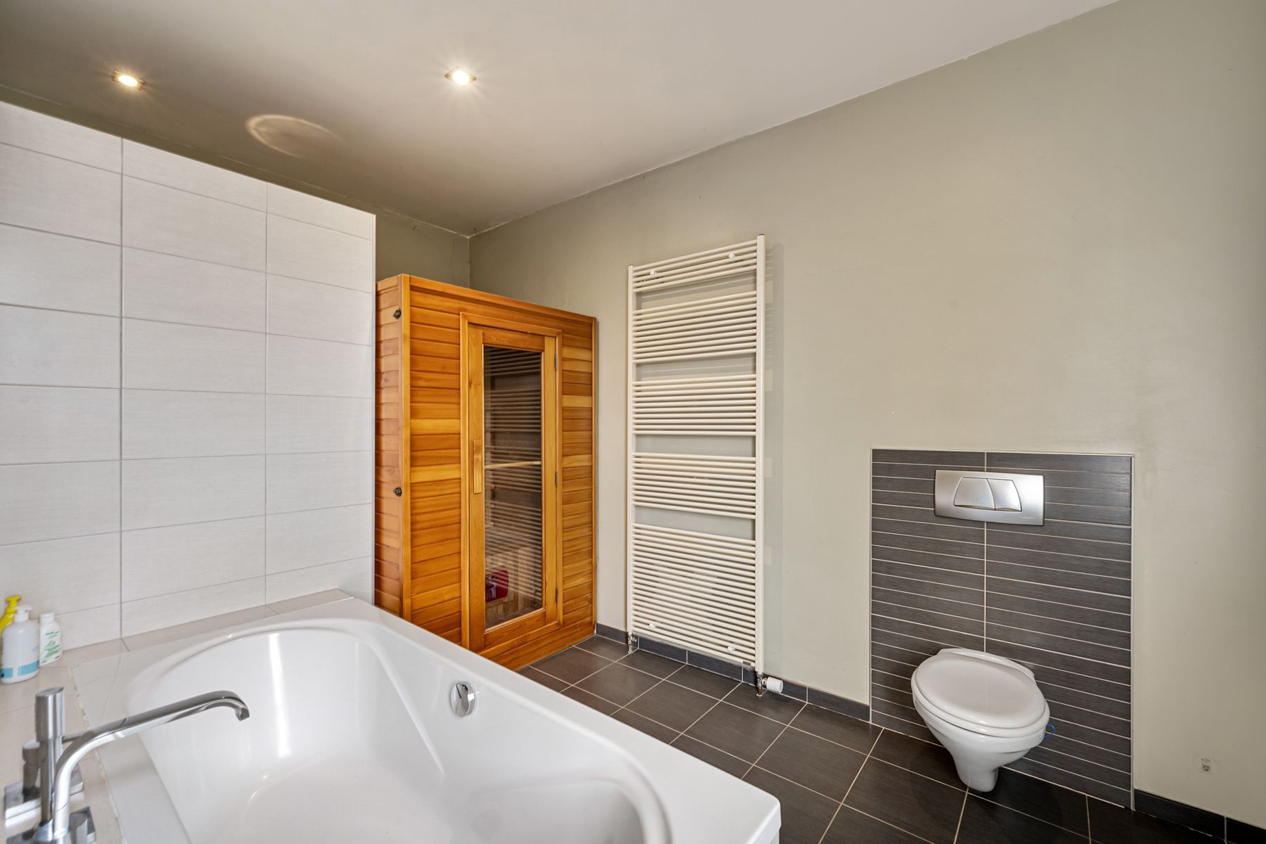 Karaktervol herenhuis met 5 slaapkamers en leuke tuin foto 20