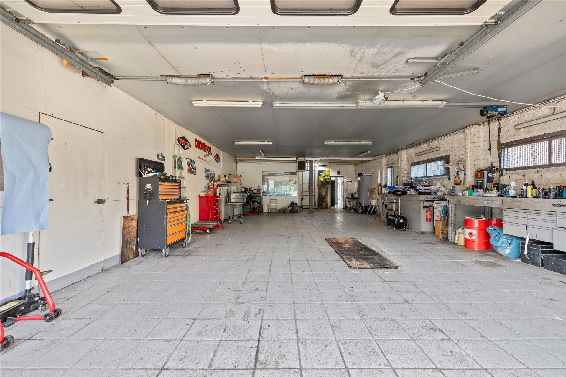 Uitstekend gelegen commercieel gebouw met showroom + werkplaats van in totaal 633m² foto 10