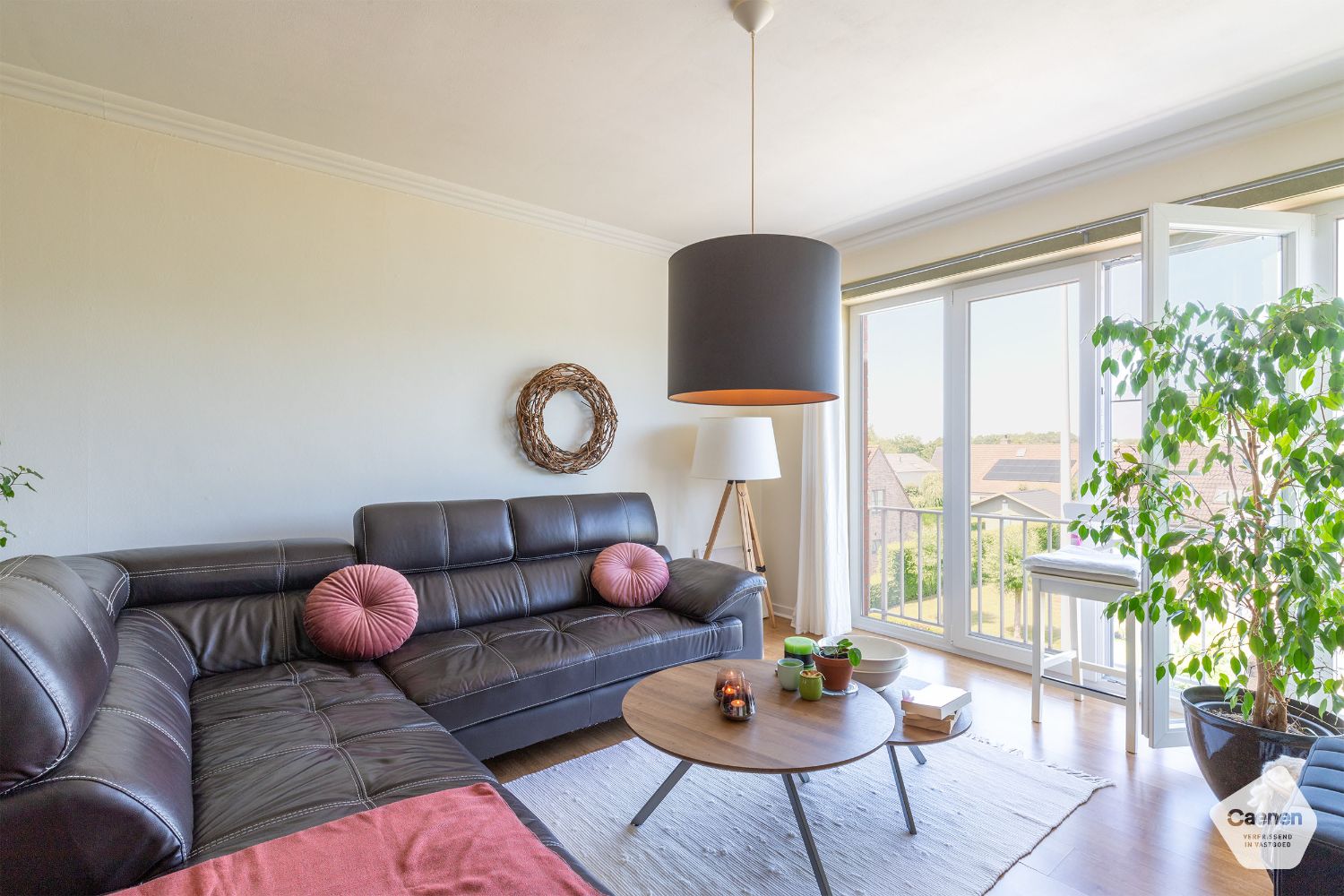 RUIM EN ENERGIEZUINIG APPARTEMENT met 2 SLAAPKAMERS, ZUIDGERICHT TERRAS EN GARAGE foto 2