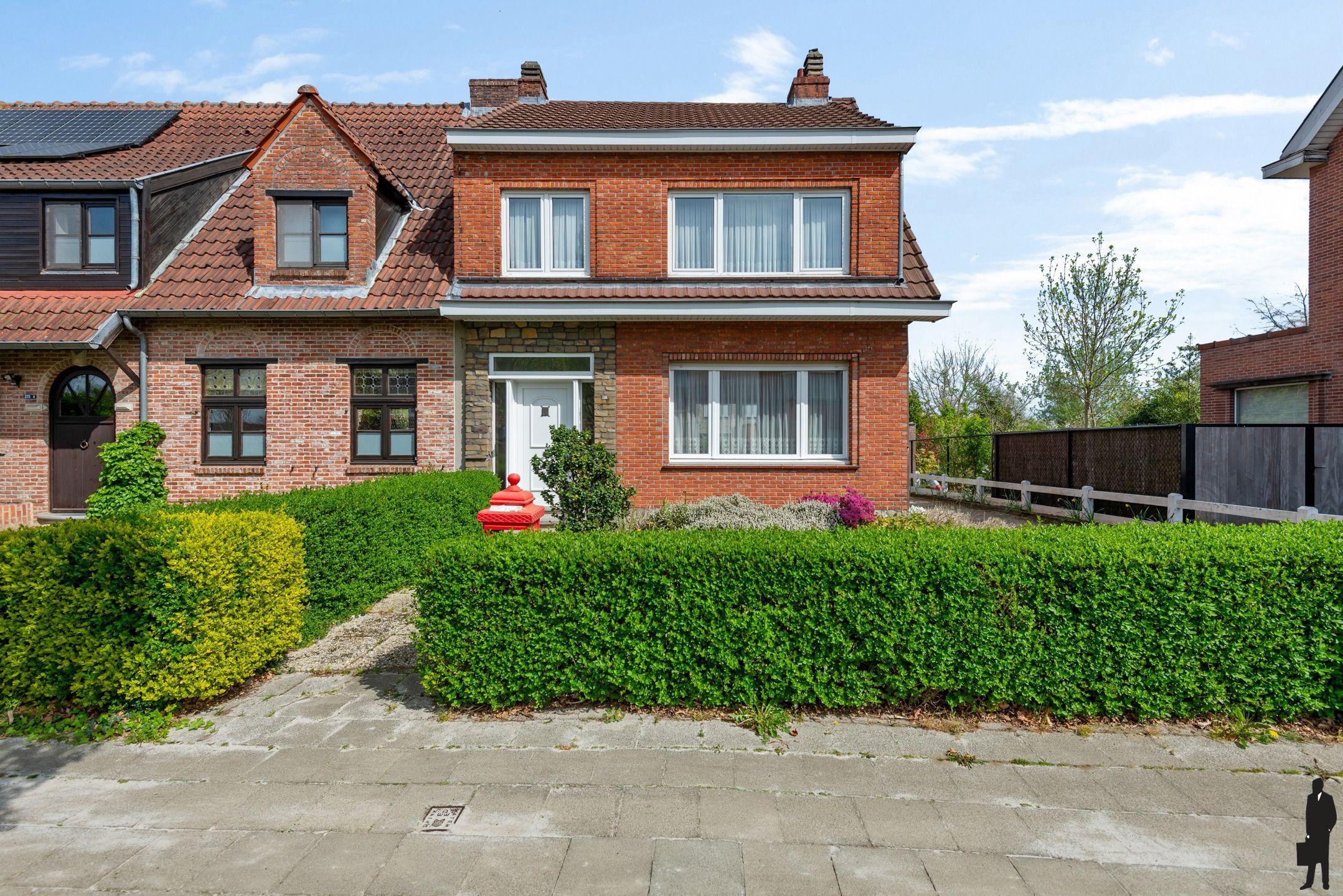 Hoofdfoto van de publicatie: Welgelegen woning met 3 slpks en af te werken zolderruimte  