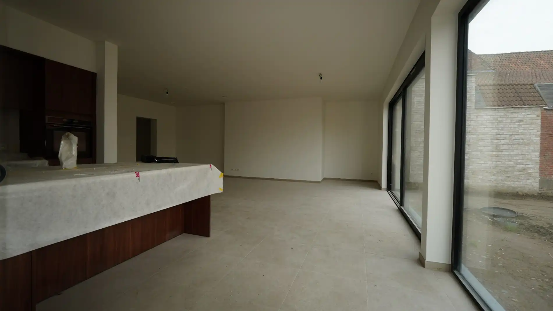 Luxe gelijkvloers appartement met tuin, 2 slaapkamers en autostaanplaats foto 12