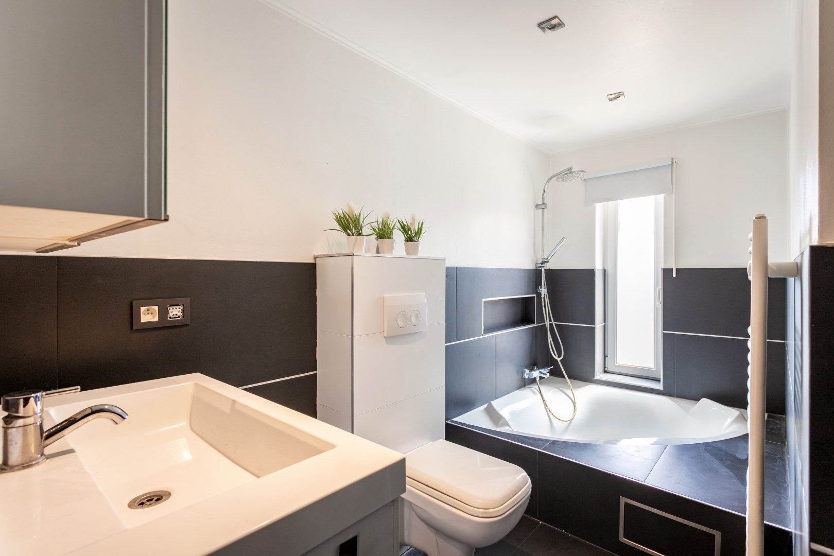 Ruime en energiezuinige (EPC A) woning met 5 slaapkamers, bureau, garage en tuin foto 18