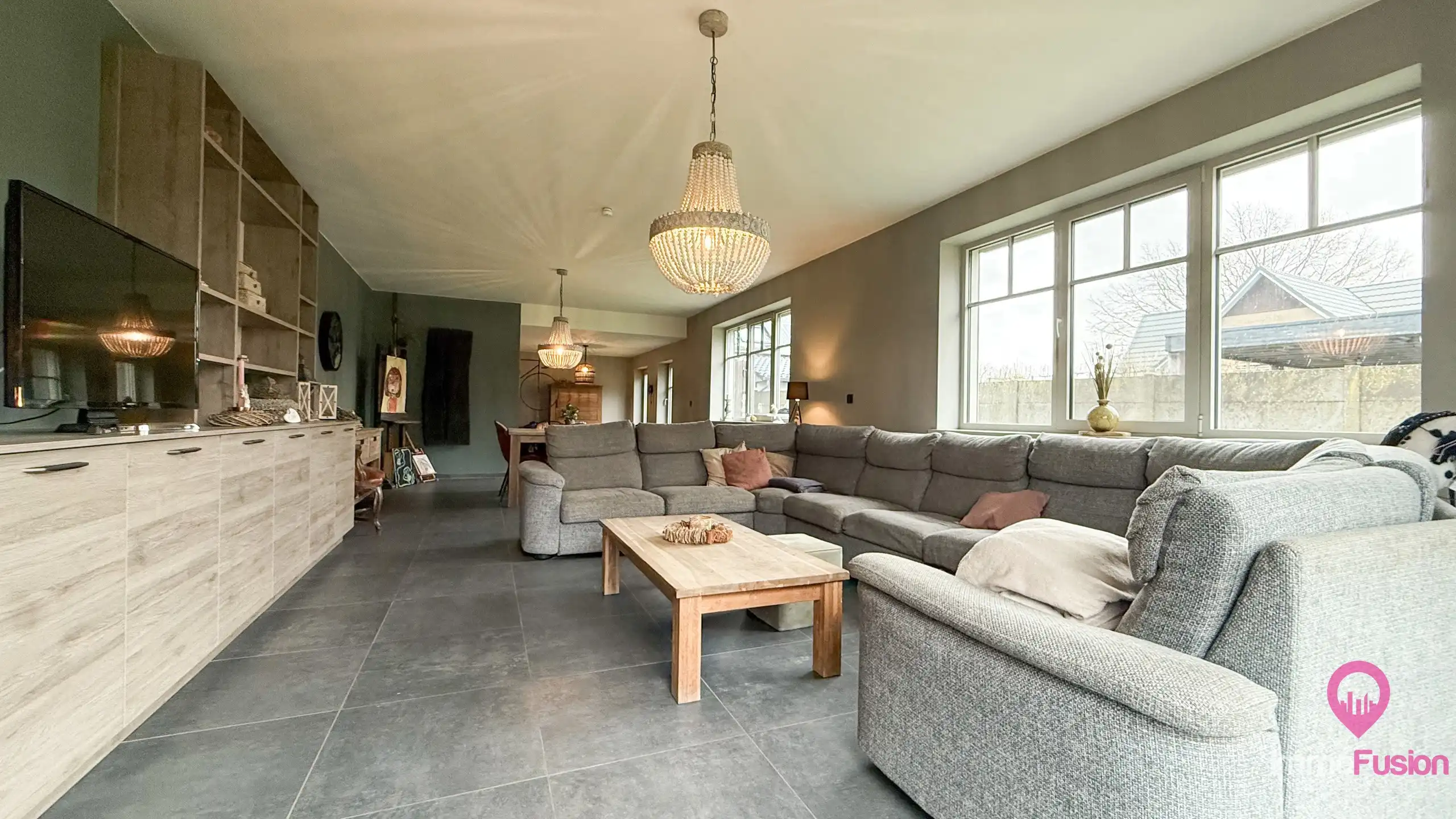 Gerenoveerde landelijk moderne woning op 28 are met 4 suites! foto 2