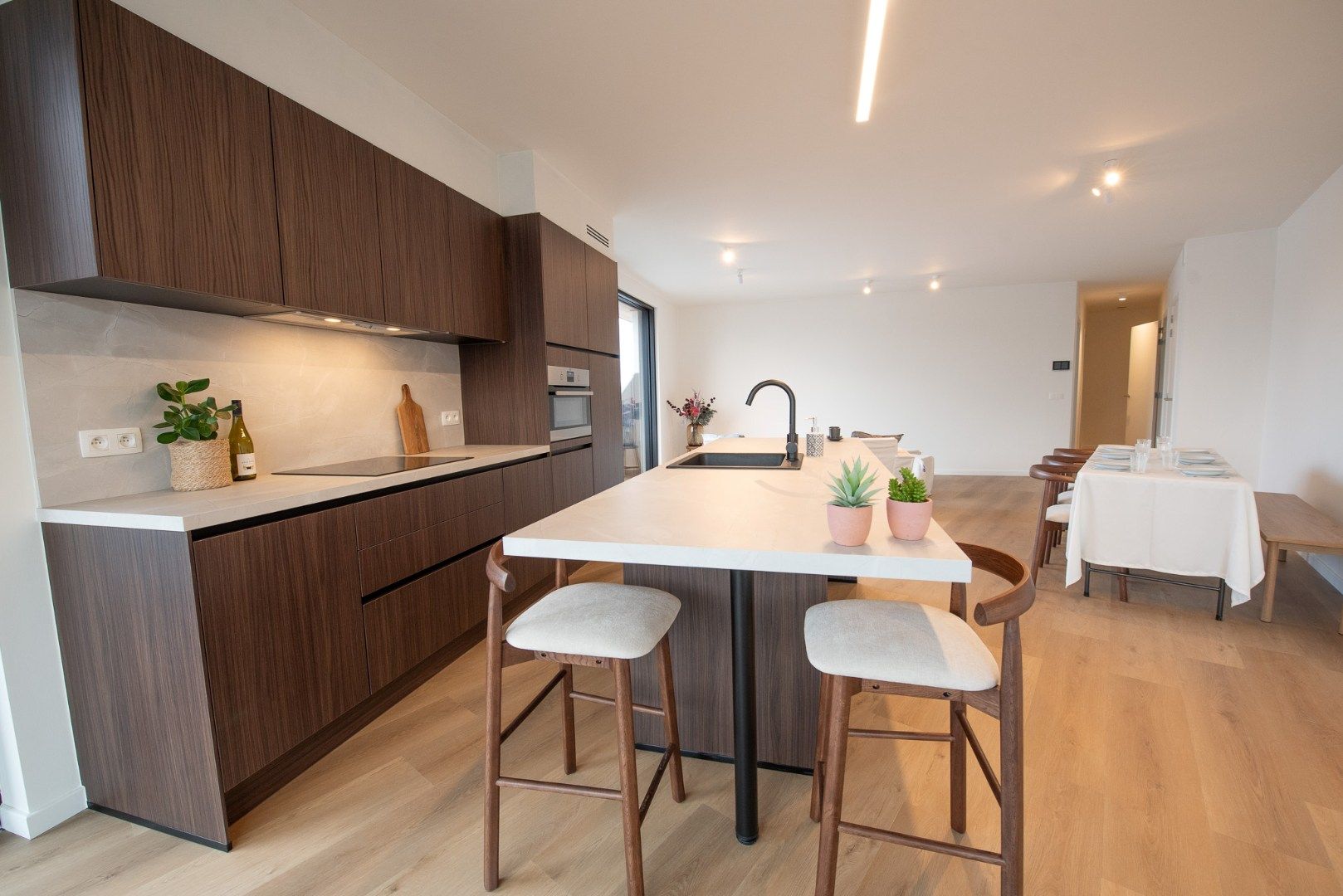 Duurzaam afgewerkt & luxueus appartement TE KOOP in 'residentie Daniël & Zozima'. foto 5