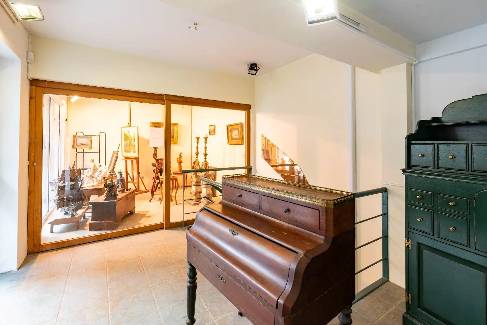 Ruim pand in de Steenhouwersvest foto 6