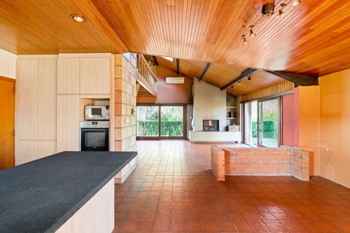 Vrijstaande laagbouwwoning met 2 slpk., tuin en garage foto 6