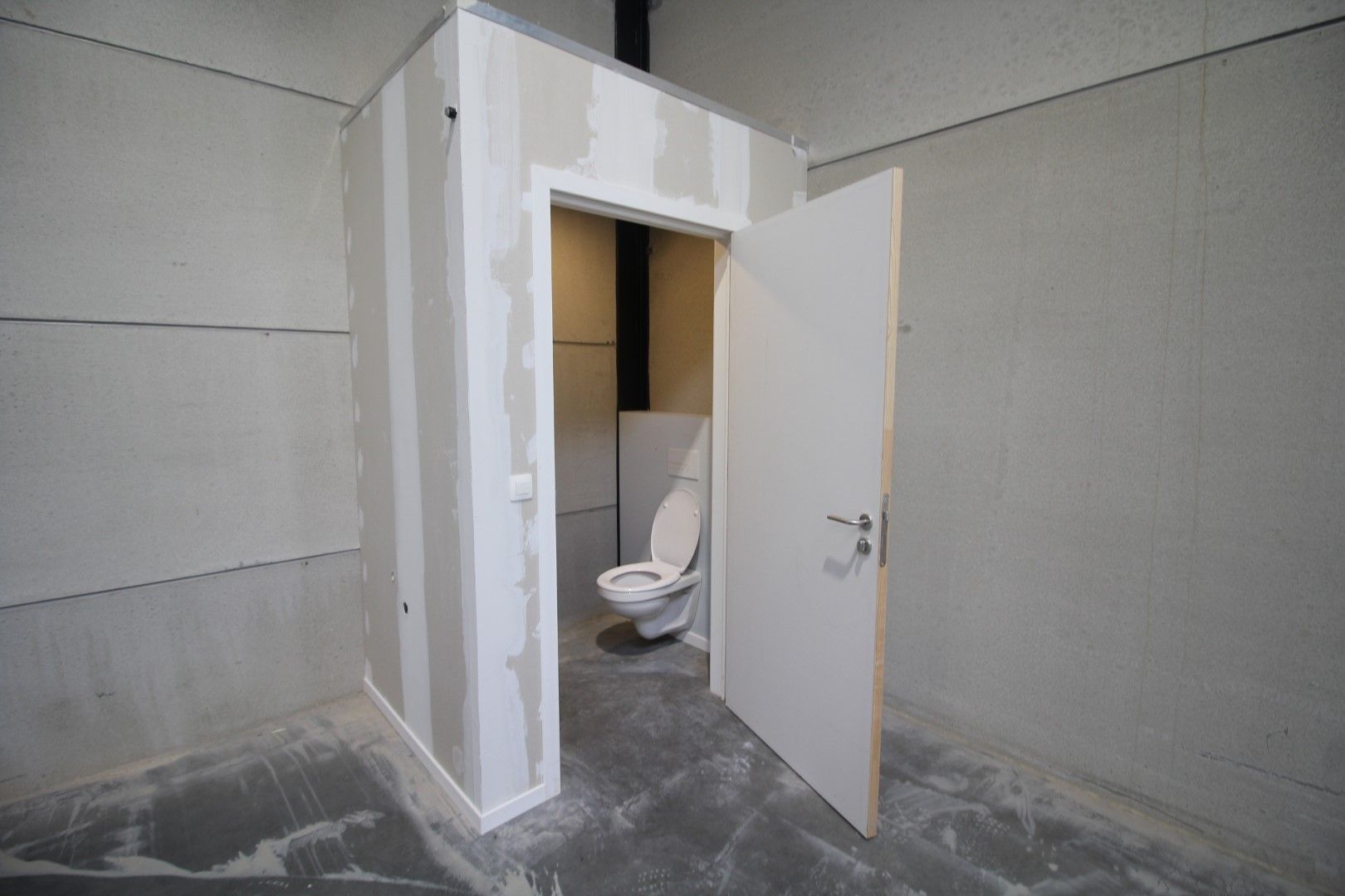 bedrijventerrein Kunstdal | uitstekend gelegen KMO-unit van 263m² foto 4