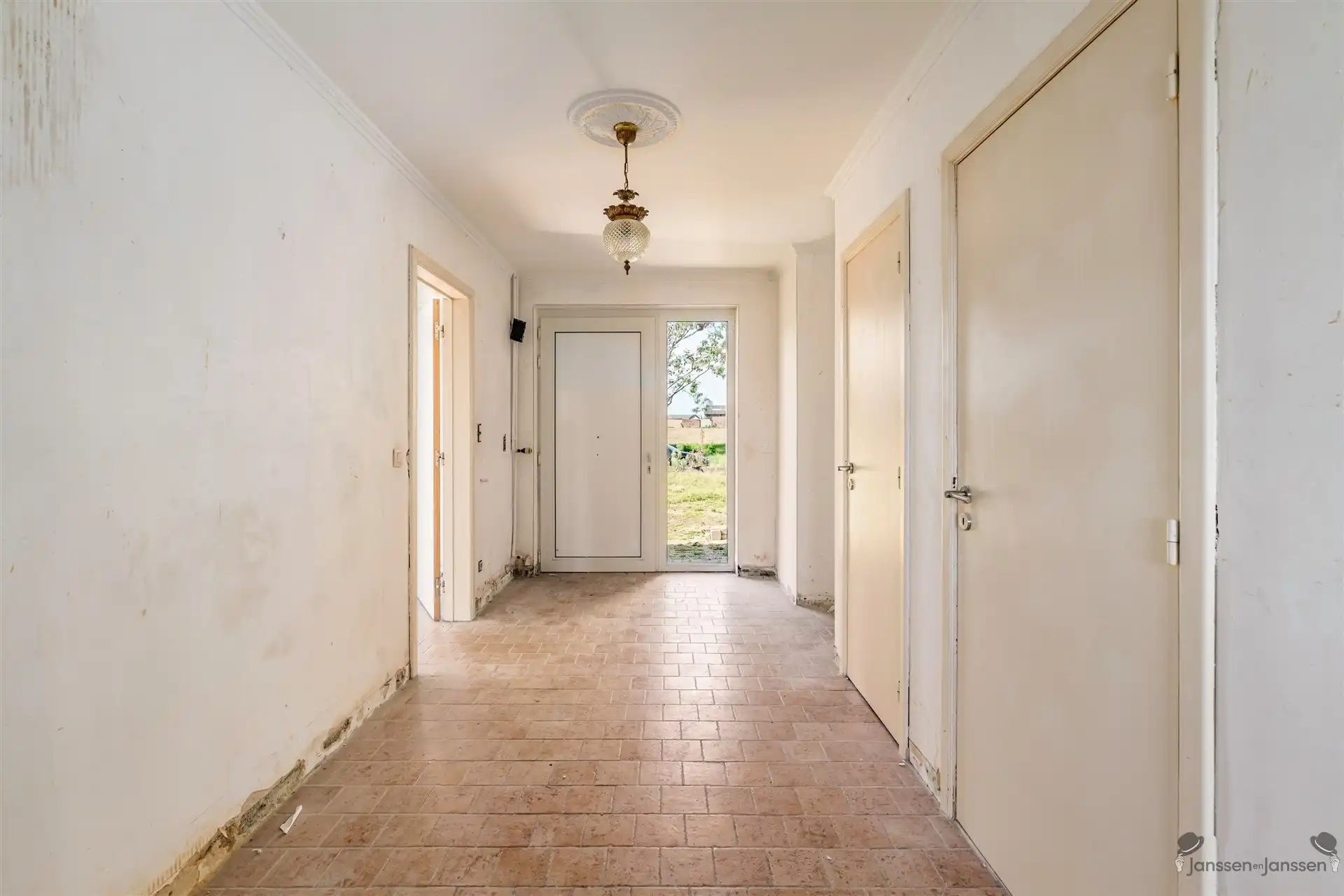 Karaktervolle woning met dubbele garage foto 3