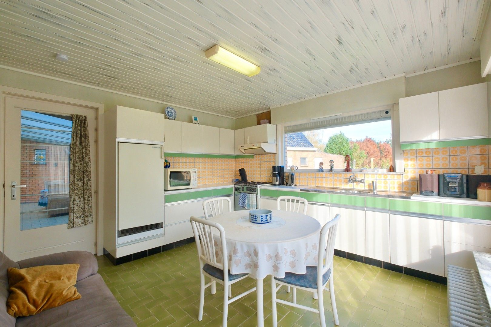 Woning met 3 à 4 SLPK's en garage op perceel van 1.438 m²! foto 8