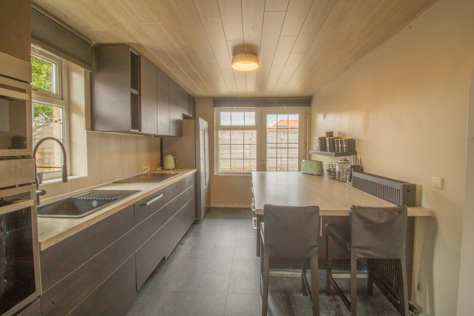 Vrijstaande, instapklare bungalow in een rustige woonwijk foto 9