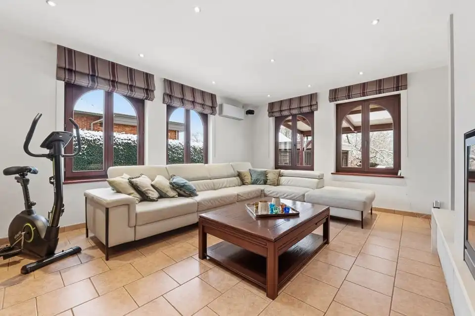 EXCLUSIEVE GEZINSWONING MET RUIME TUIN, 252M² WOONCOMFORT EN TOPLIGGING IN SINT-TRUIDEN foto 9