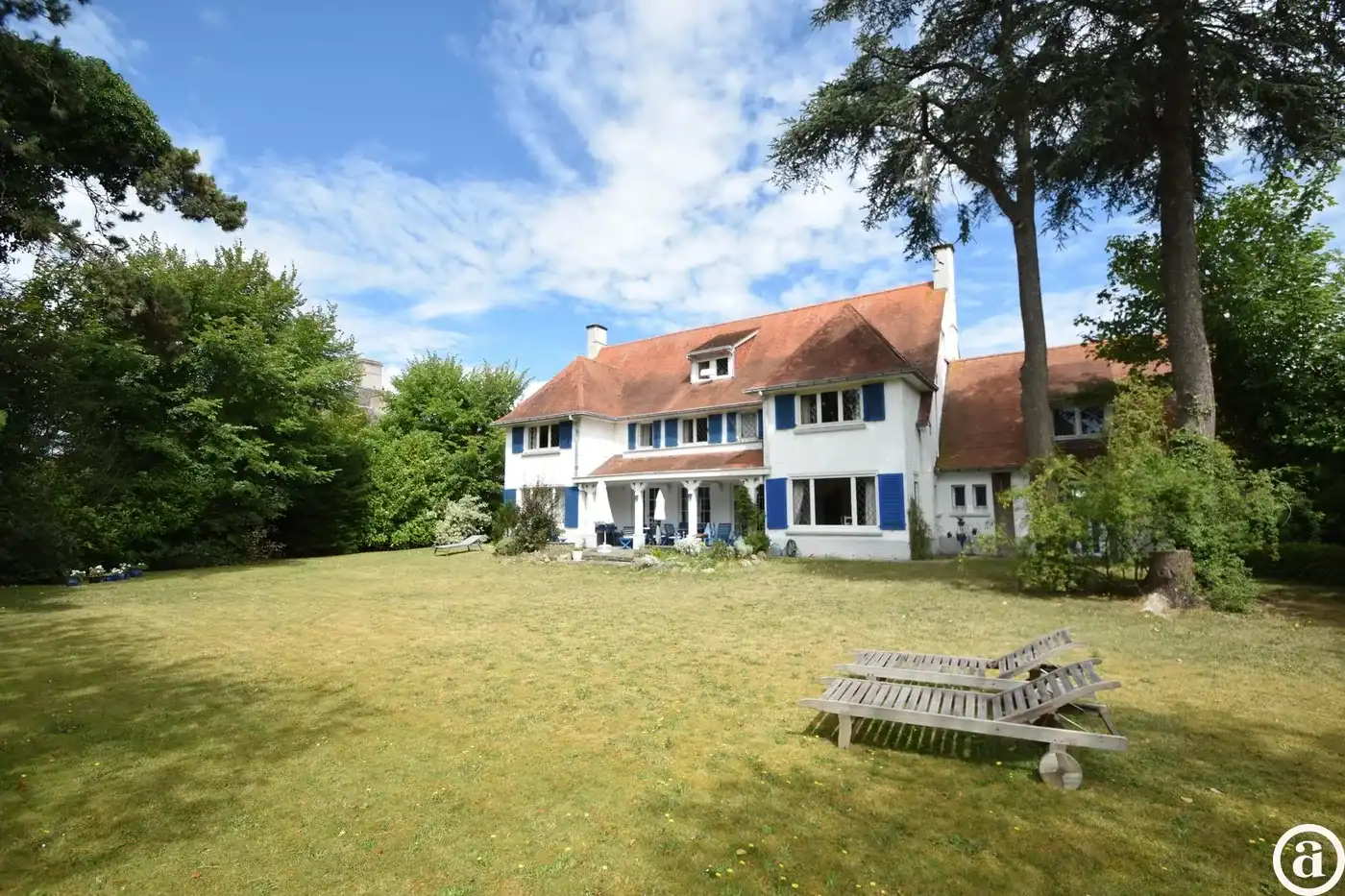 Unieke villa met karakter en potentieel op toplocatie in het hart van het Zoute. foto 2