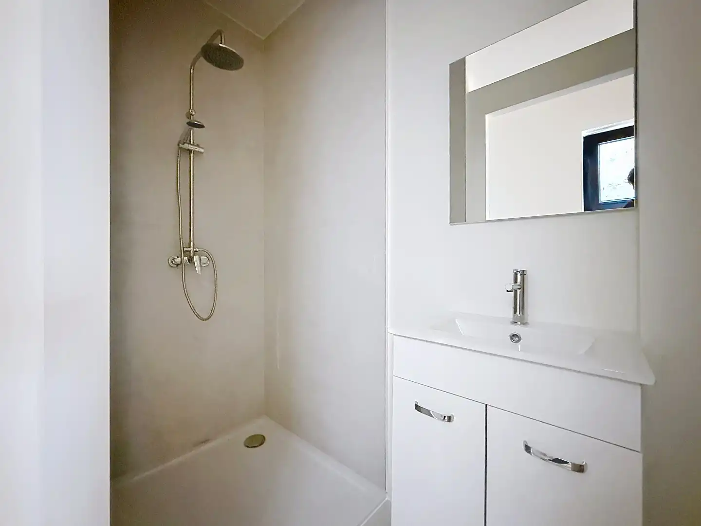 Interessante investeringsopportuniteit – 2 gerenoveerde appartementen! foto 7