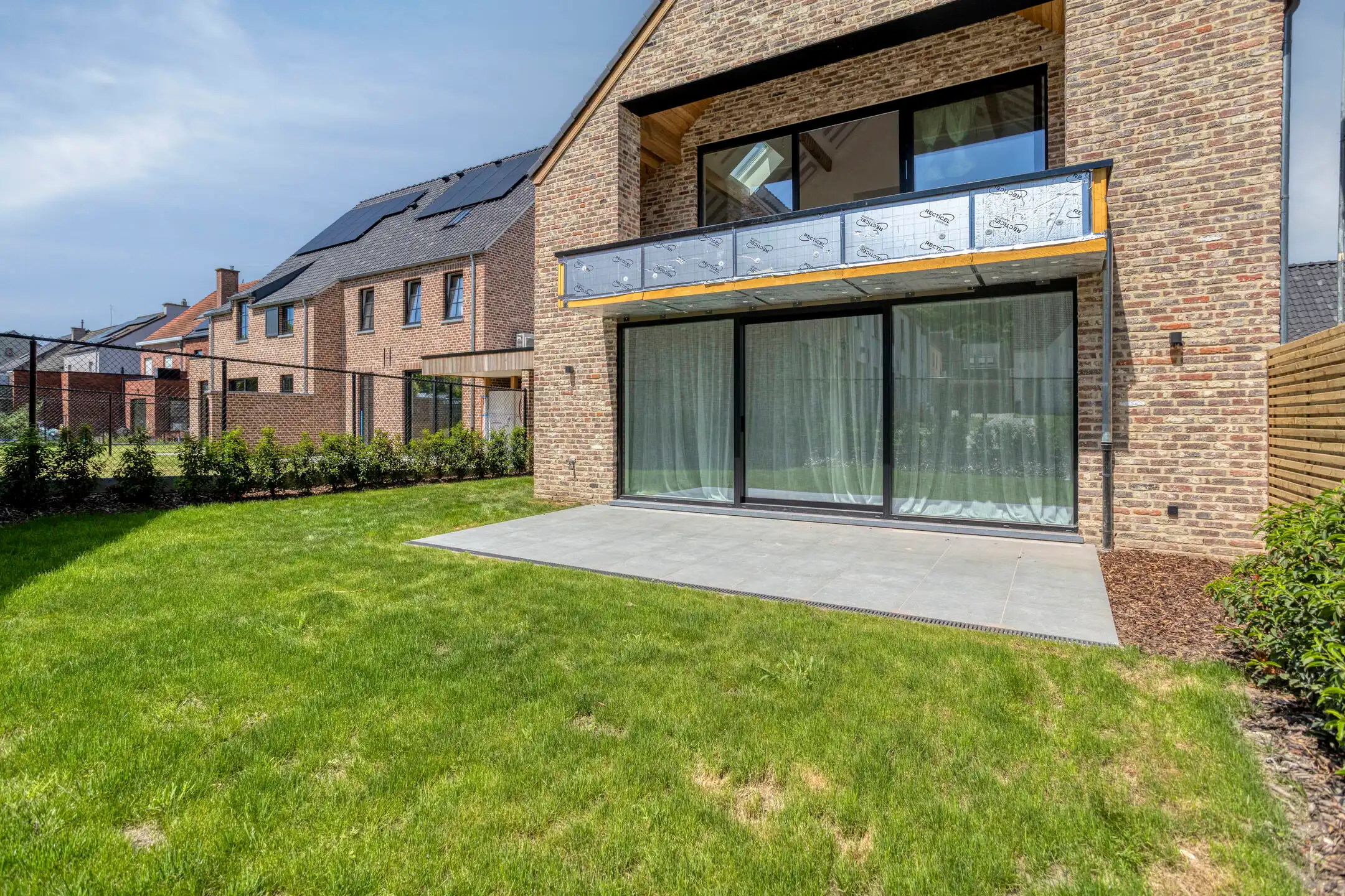 Luxueus afgewerkt gelijkvloersappartement met 3 slaapkamers foto 19