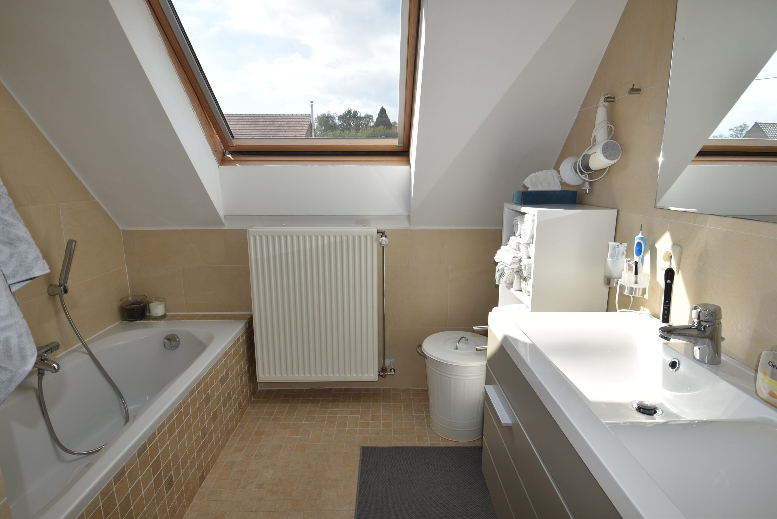 Prachtige villa met mooie tuin in doodlopende straat foto 6