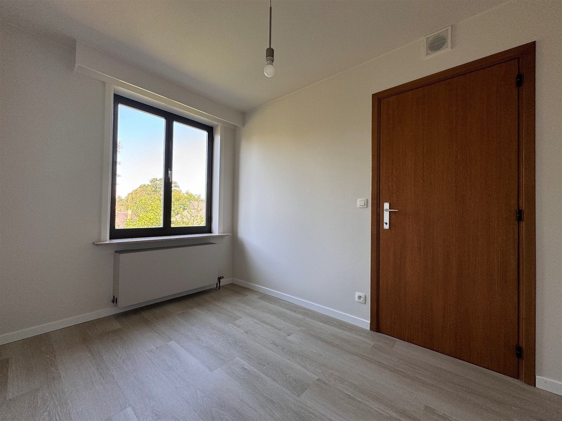 Gerenoveerd ruim appartement met tuin en garage gelegen in de wijk “Het Westveld”. foto 16