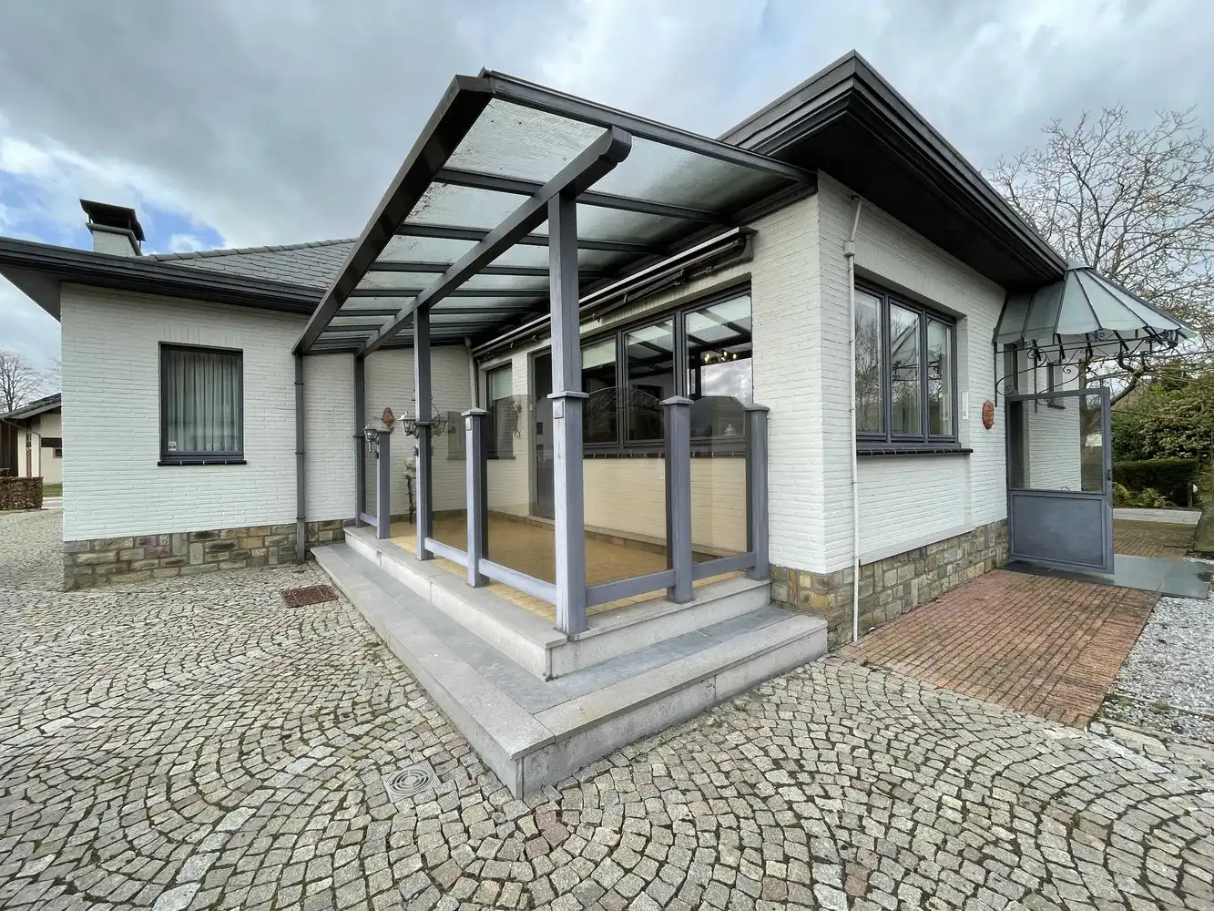 Charmante woning met grote tuin foto 29