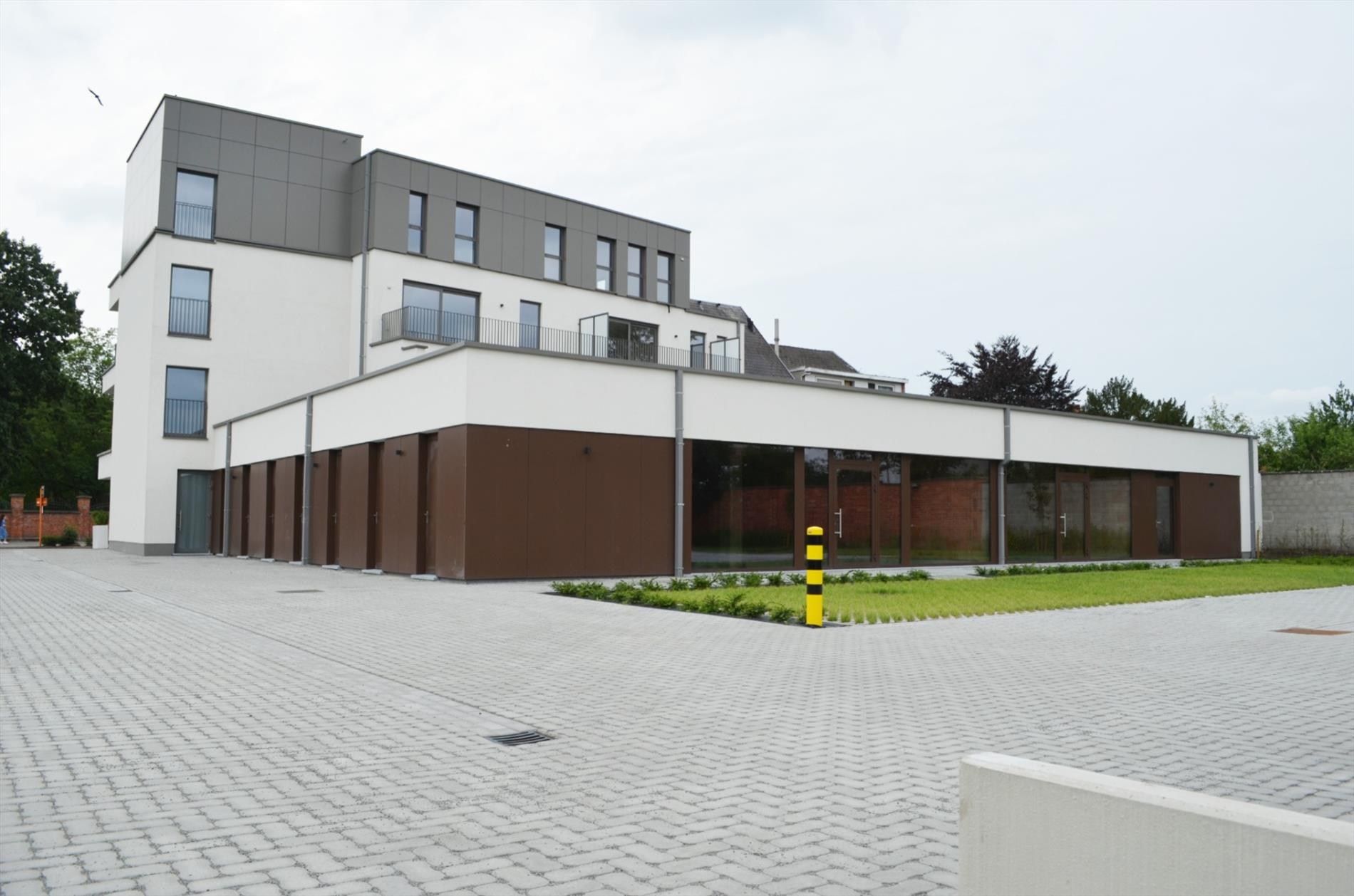 Bijna-enegieneutraal quasi nieuwbouw appartement met drie slaapkamers foto 2