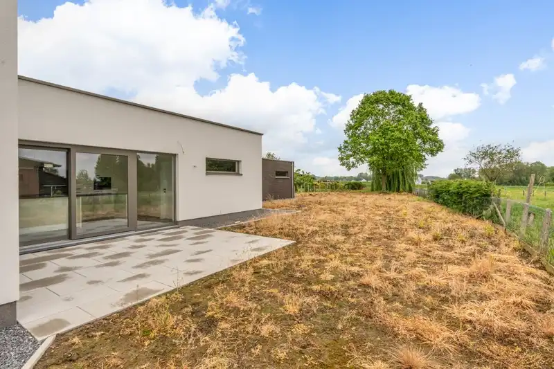 Totaal gerenoveerde woning op een perceel van 11are foto 12