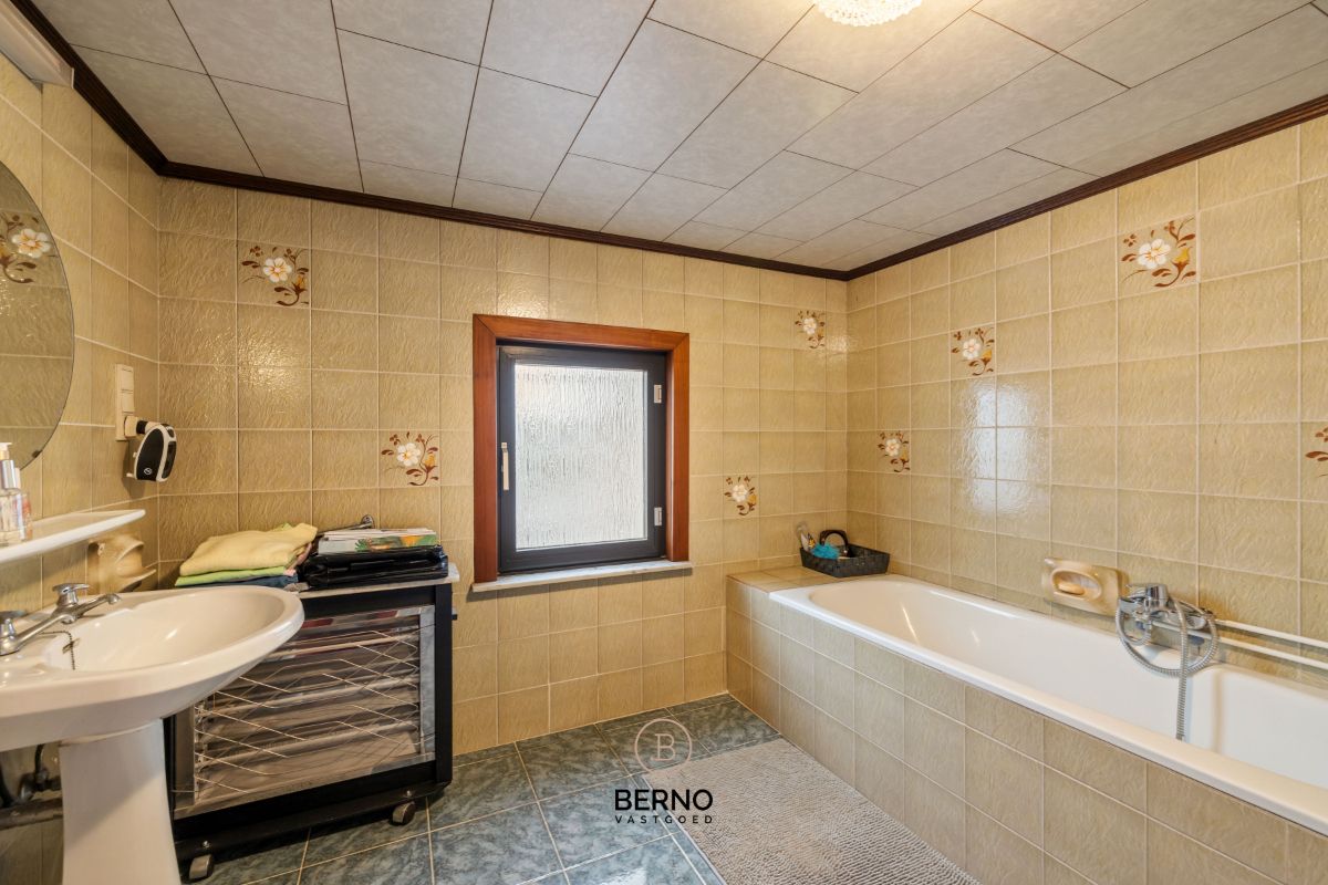 Charmante hoeve met paardenaccommodatie op 4.400 m². foto 9