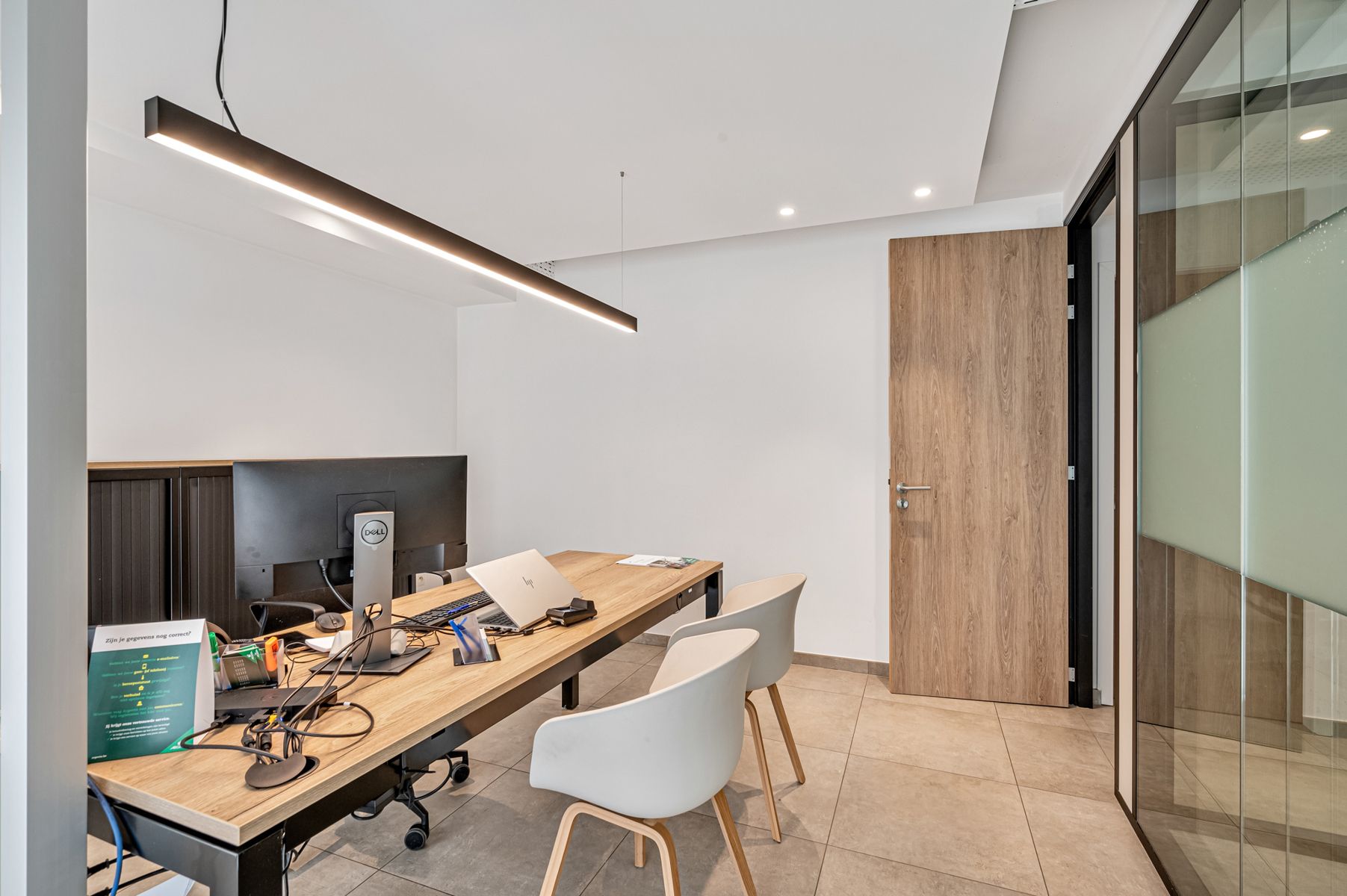 Moderne en zichtbare kantoorruimte op toplocatie foto 16