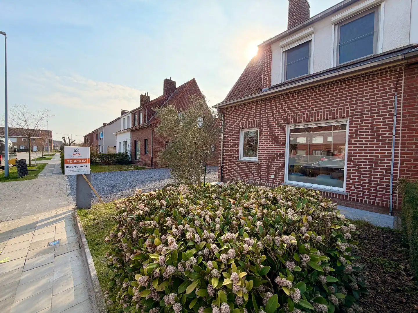 Instapklare halfopen bebouwing met ruime garage te koop in Harelbeke (Arendswijk) foto 26