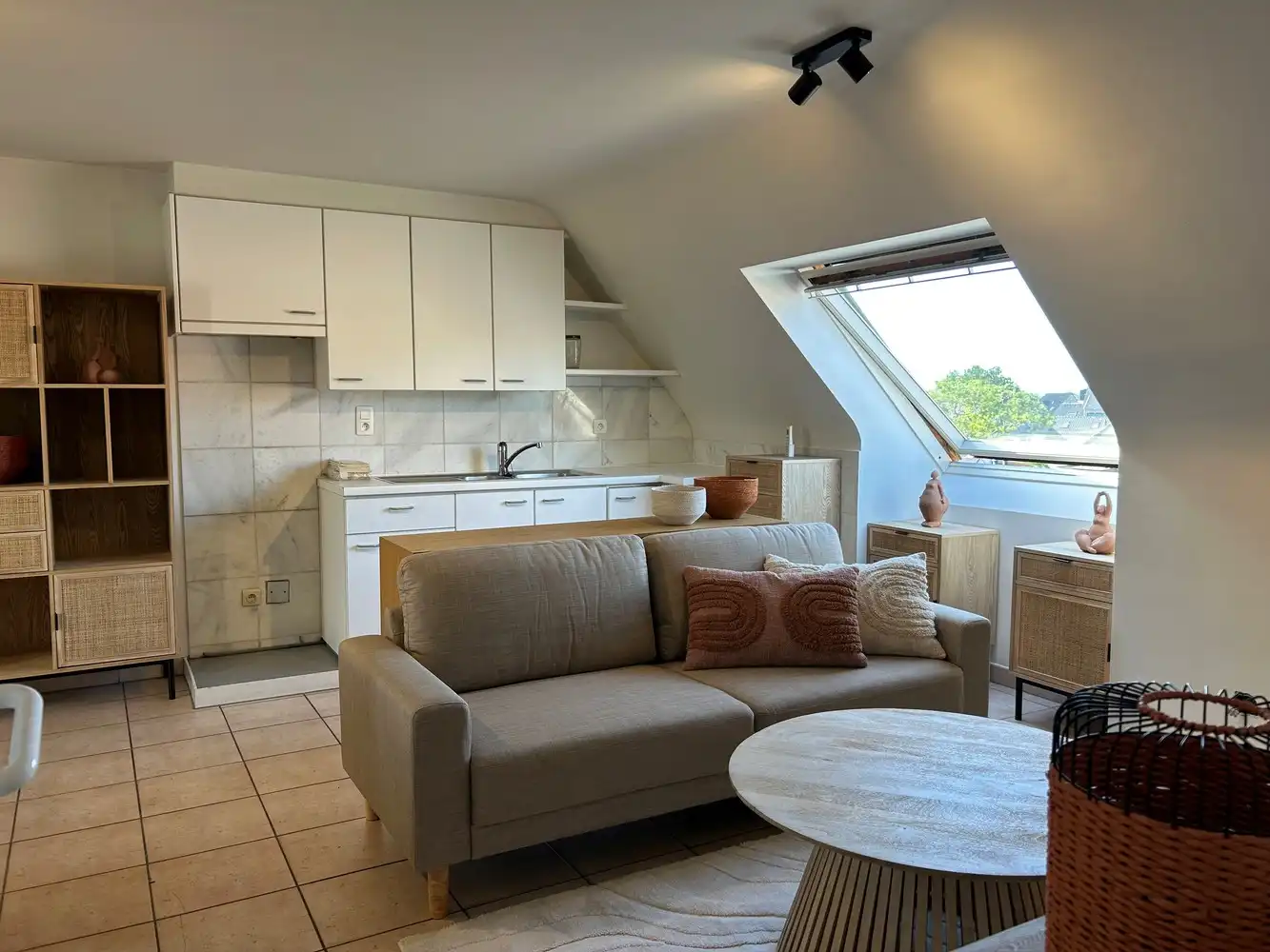 Ruim en lichtrijk 1-slaapkamerapp met terras! foto {{pictureIndex}}