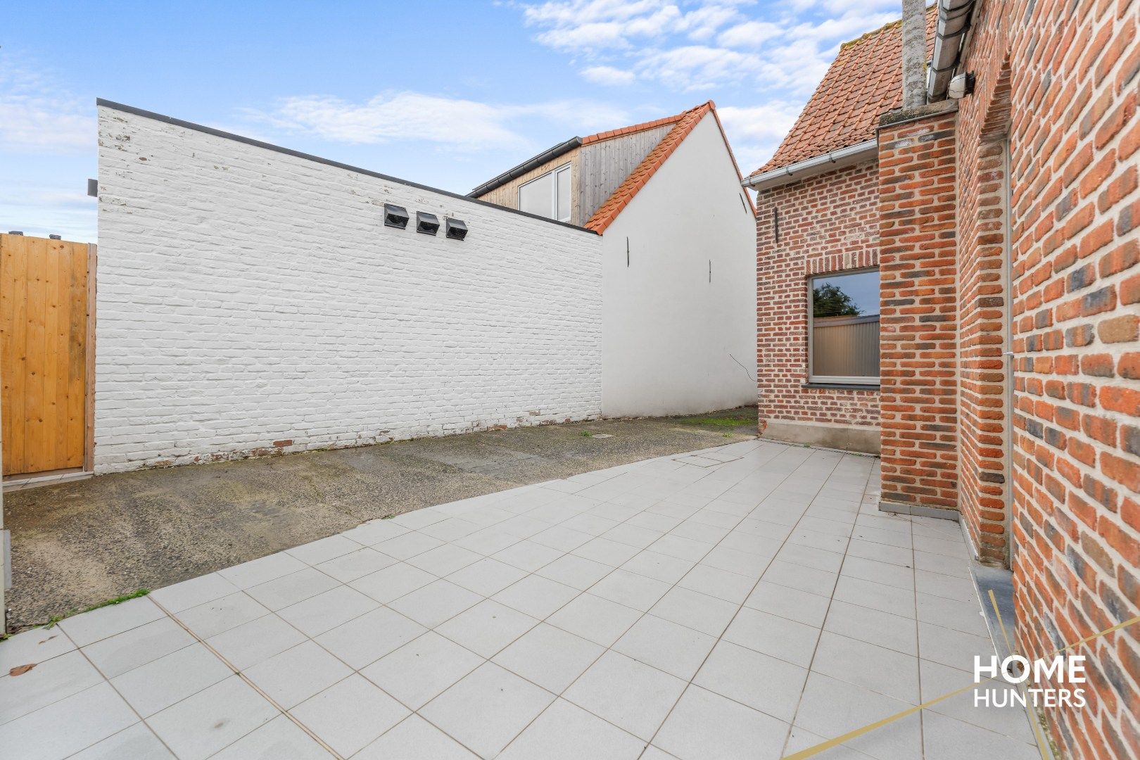 Halfopen gezinswoning met 3 slpks, carport en diepe tuin in Dikkebus foto 12