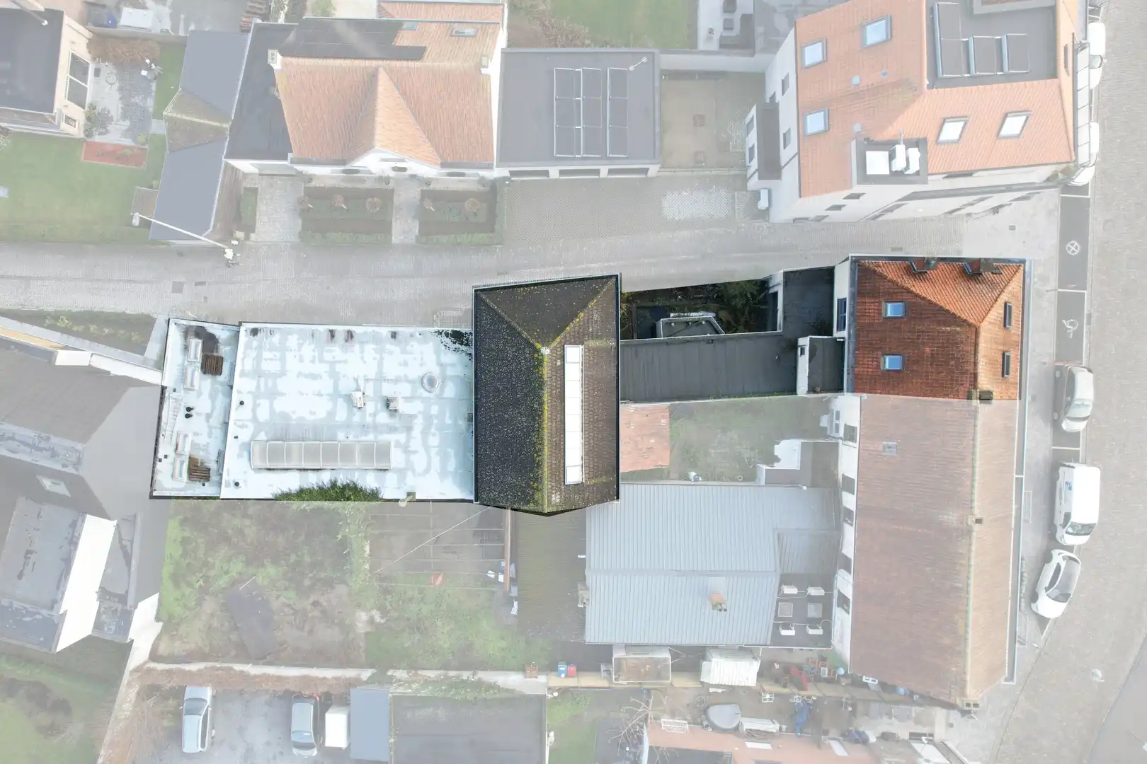 Ruim veelzijdig handelspand met woonst in hartje Kruisem foto 3