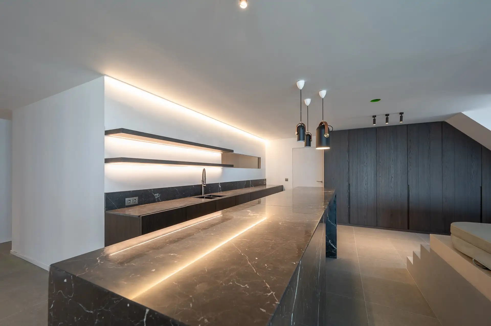 Exclusieve hoekduplex van 427 m² met frontaal zeezicht foto 16