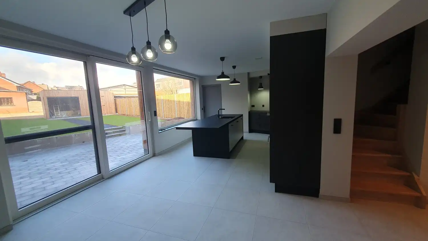 Volledig gerenoveerde HOB stadswoning met toffe tuin en 2 slaapkamers in Bree centrum foto 6