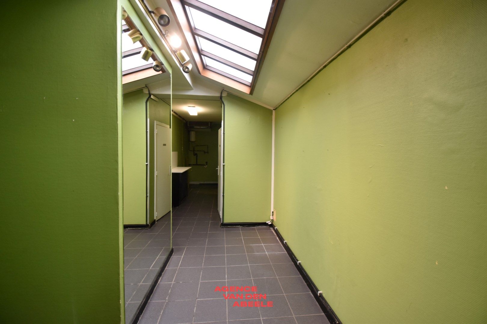 Winkelruimte in het hart van Brugge foto 7