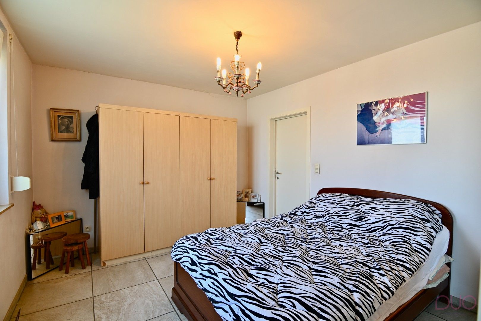 Ruime woning met 3 slaapkamers met uitbreidingsmogelijkheden. Achterliggend 3 garages en loods in Sint-Truiden foto 7