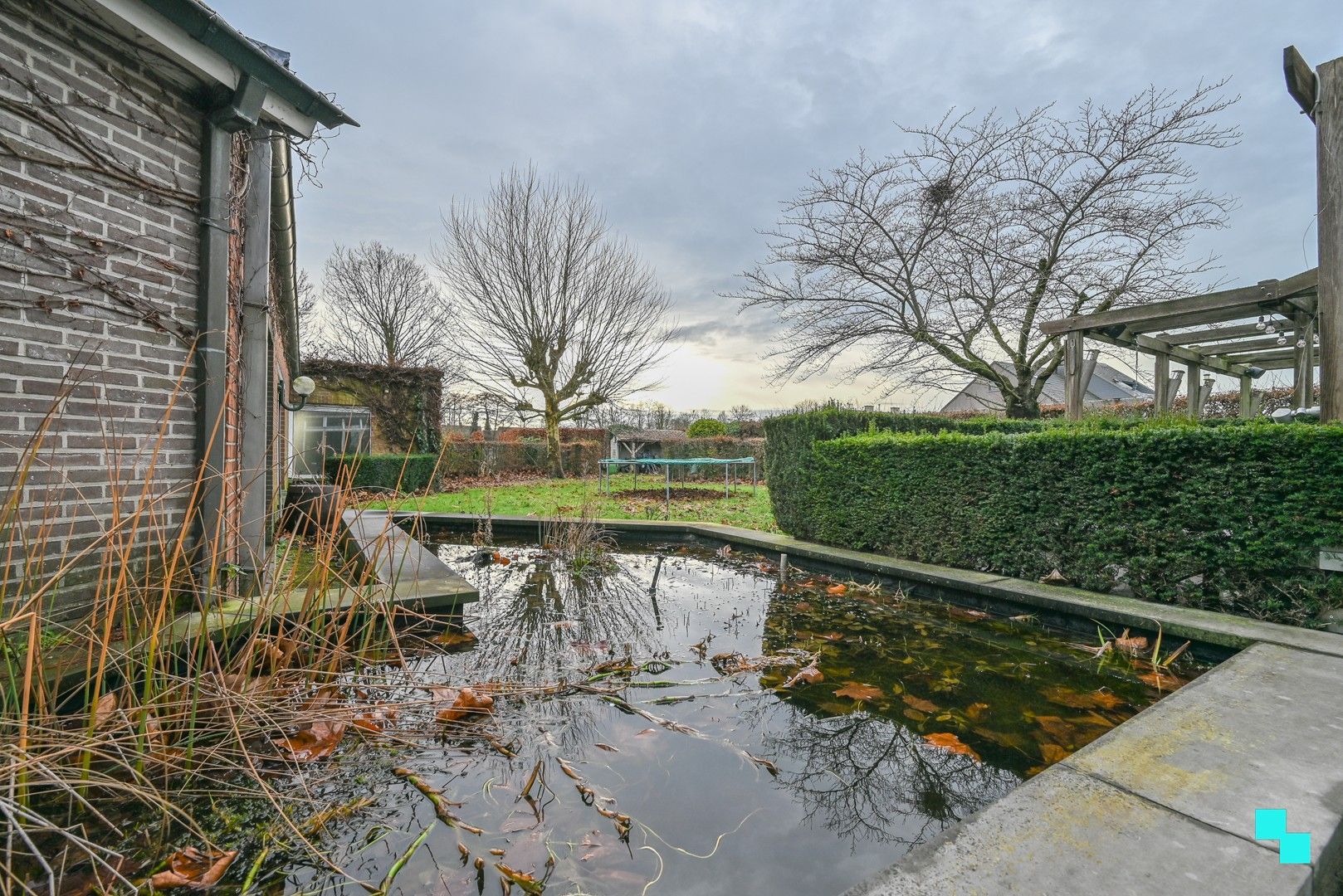 Uitzonderlijke eigendom bestaande uit een gezinswoning & afzonderlijk (kantoor)gebouw te Izegem foto 23