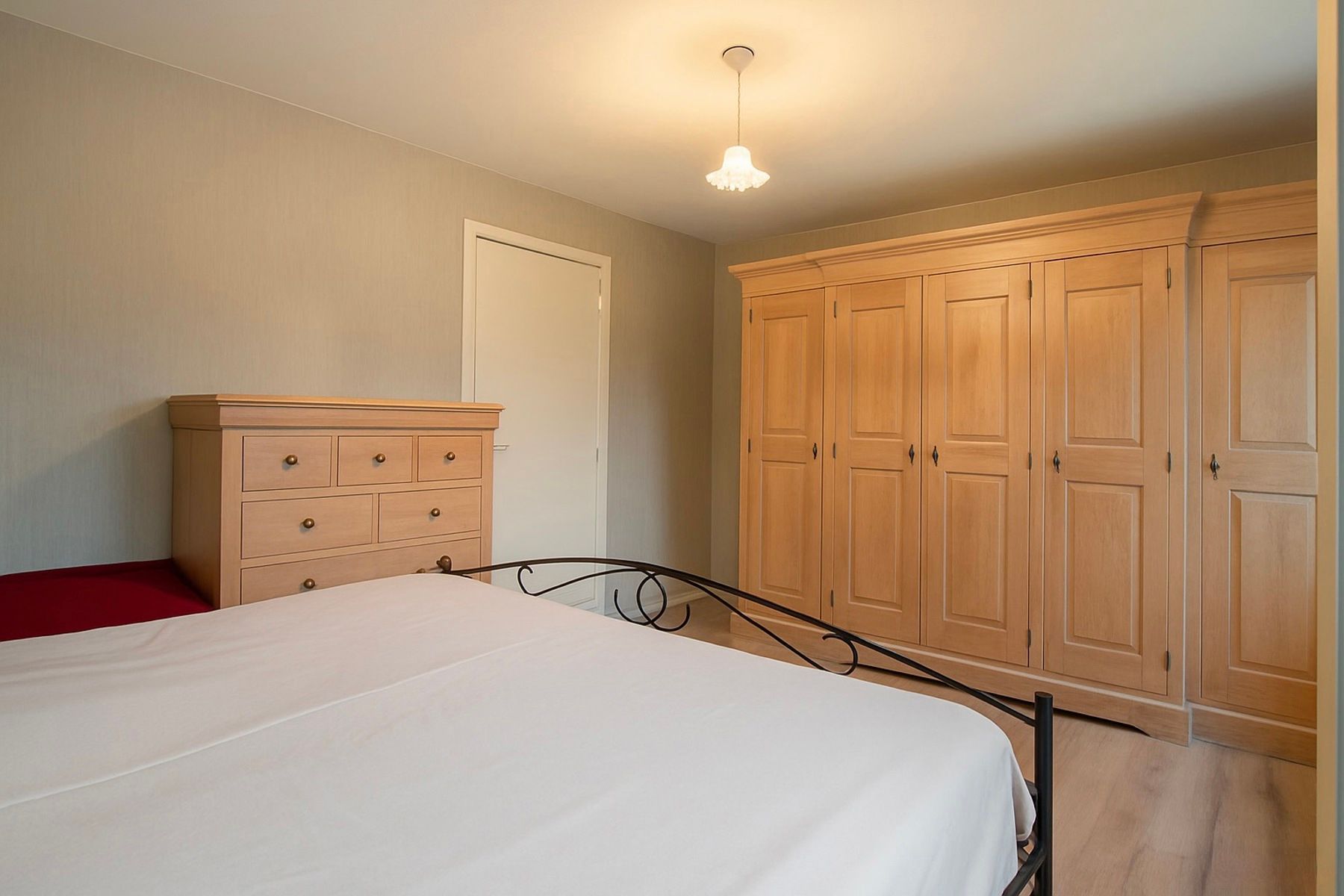 Instapklare woning in rustige woonwijk te Loppem! foto 9