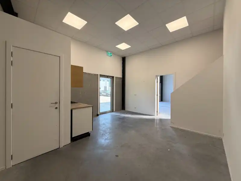 Magazijn van 288 m² +  mezzanine 160 m² en 2 parkeerplaatsen + buitenopslag foto 14