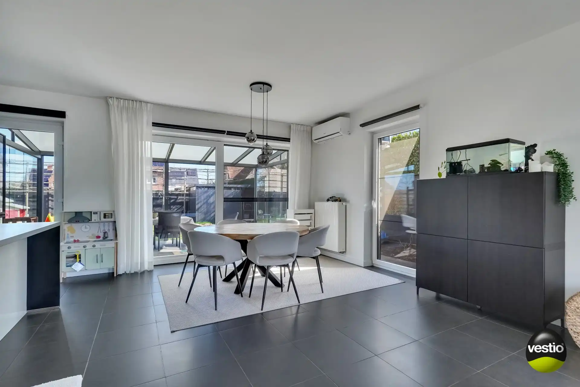 ENERGIEZUINIGE WONING MET 4 SLAAPKAMERS IN DOODLOPENDE STRAAT foto 8