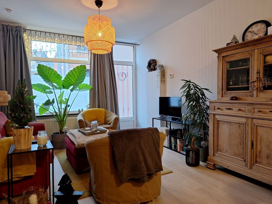 Smaakvol gerenoveerde rijwoning te Hasselt centrum foto 3