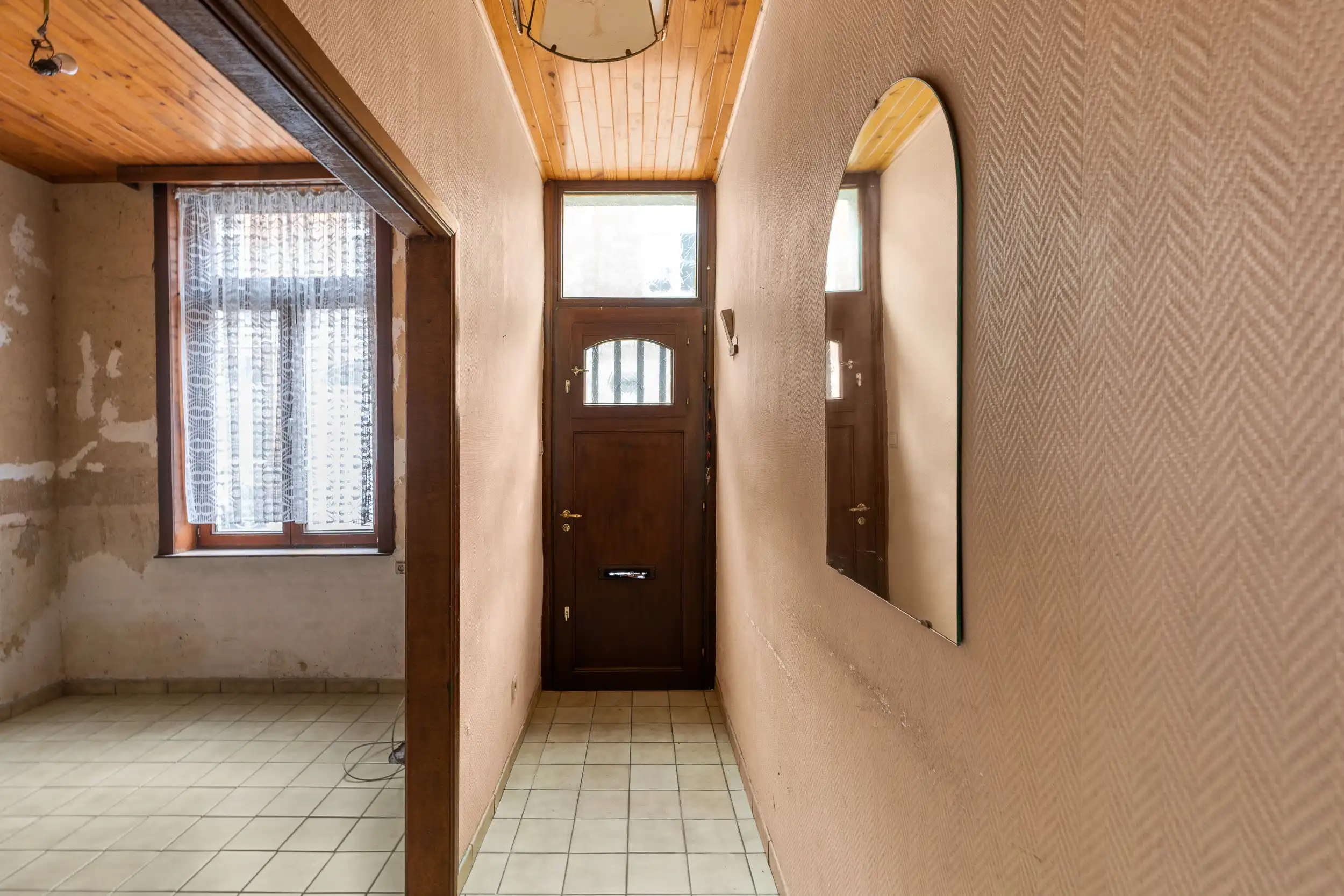 Te renoveren woning met ruime tuin in gegeerde Snoekstraat foto 2