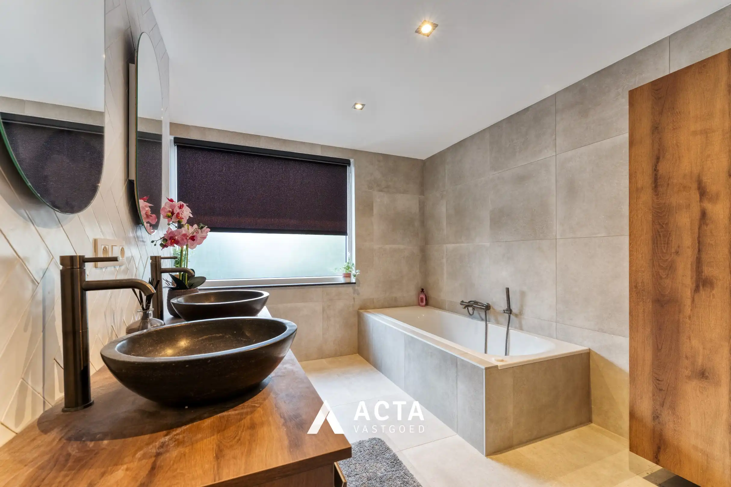 Gerenoveerde villa met vier slaapkamers in de Vicognewijk! foto 13