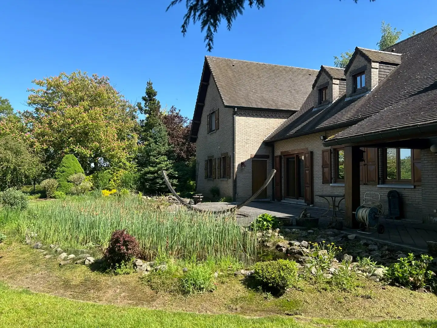 Ruim ingedeelde villa met 7 slaapkamers, dubbele garage en volledig omheinde tuin  foto 28