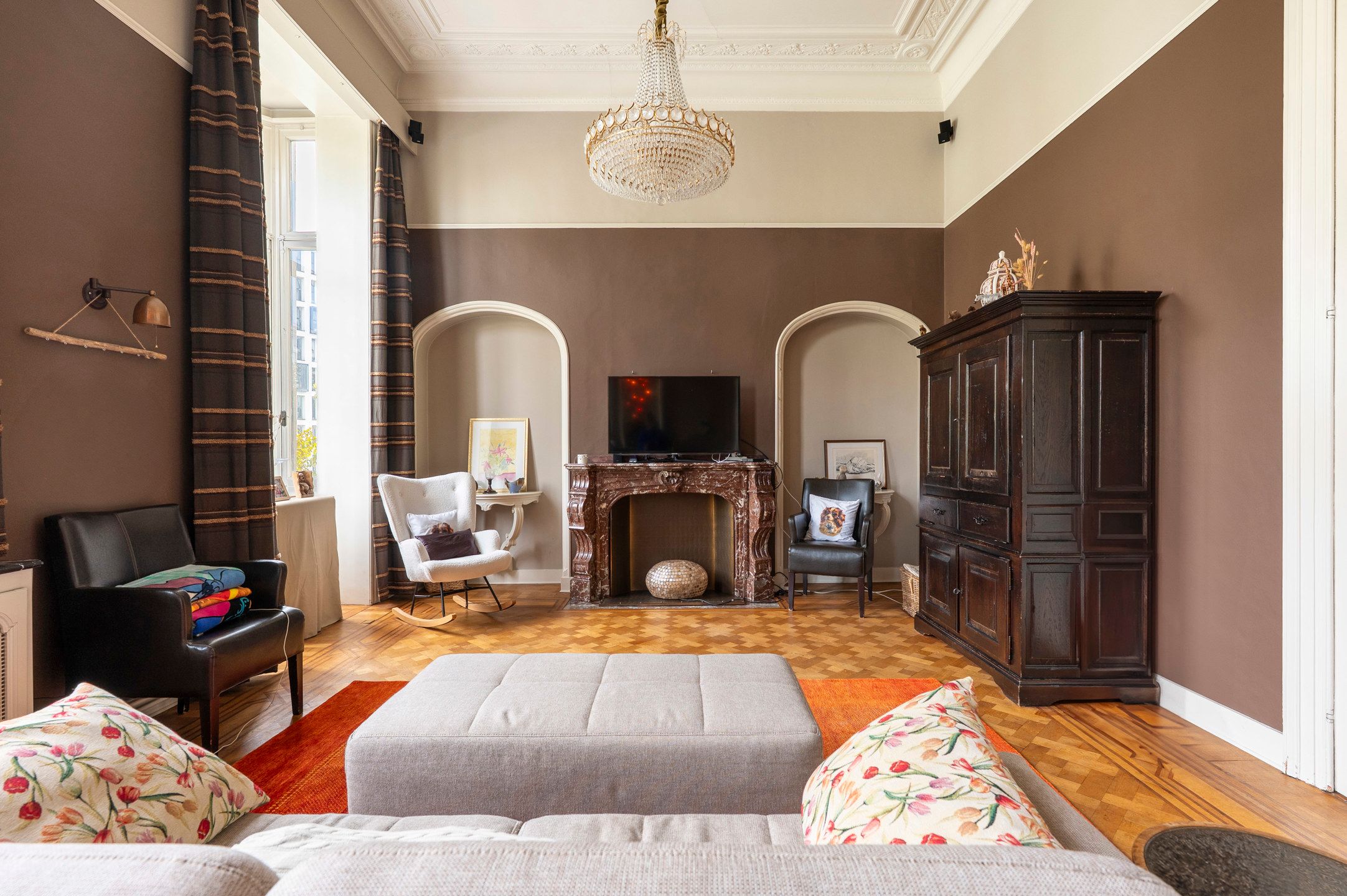 ANTWERPEN CENTRUM - Herenhuis met parking. foto 4