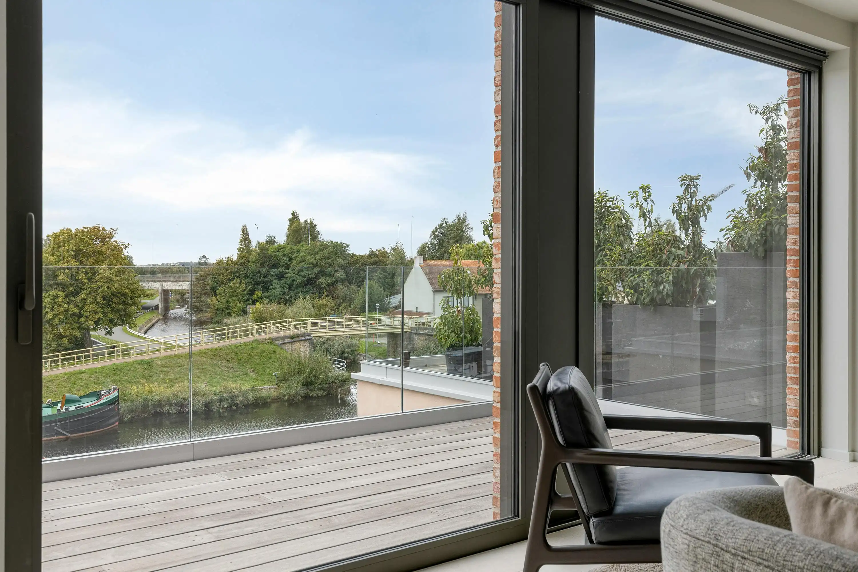 Penthouse te koop aan het water in centrum Veurne foto 11