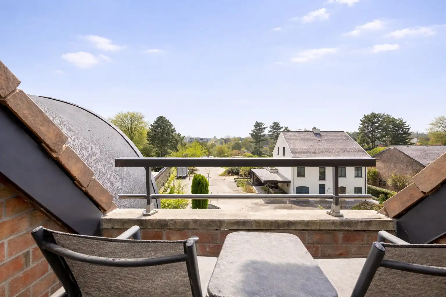 Mooi instapklaar appartement te koop! foto 9