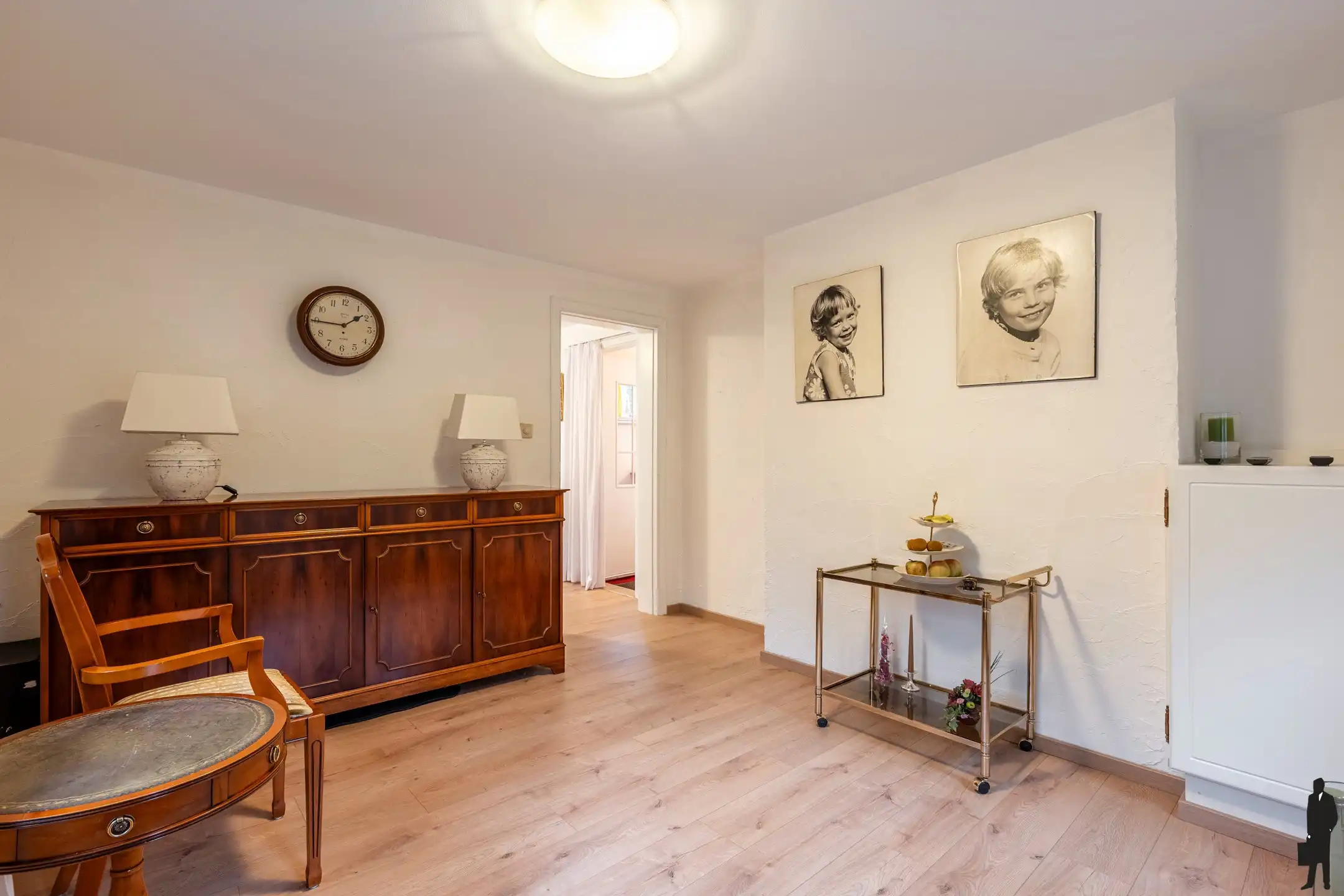 Uitstekend gelegen split-level villa in een gegeerde doodlopende straat. foto 13