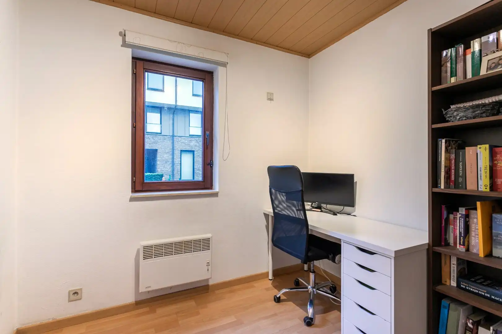 Op te frissen bungalow met 2 slaapkamers, garage en tuin op topligging in Halle foto 15