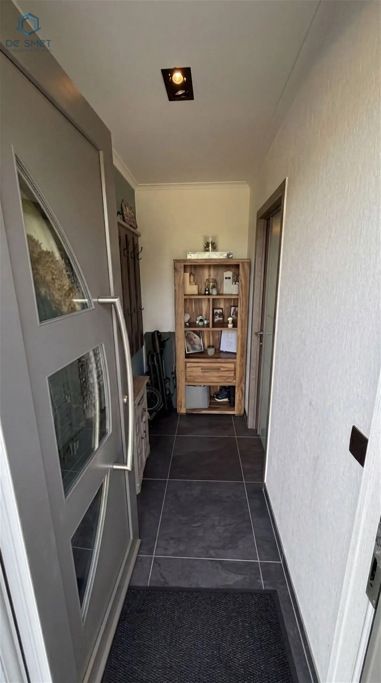 Instapklare gezinswoning met 3 slaapkamers, ruime tuin en private oprit foto 17