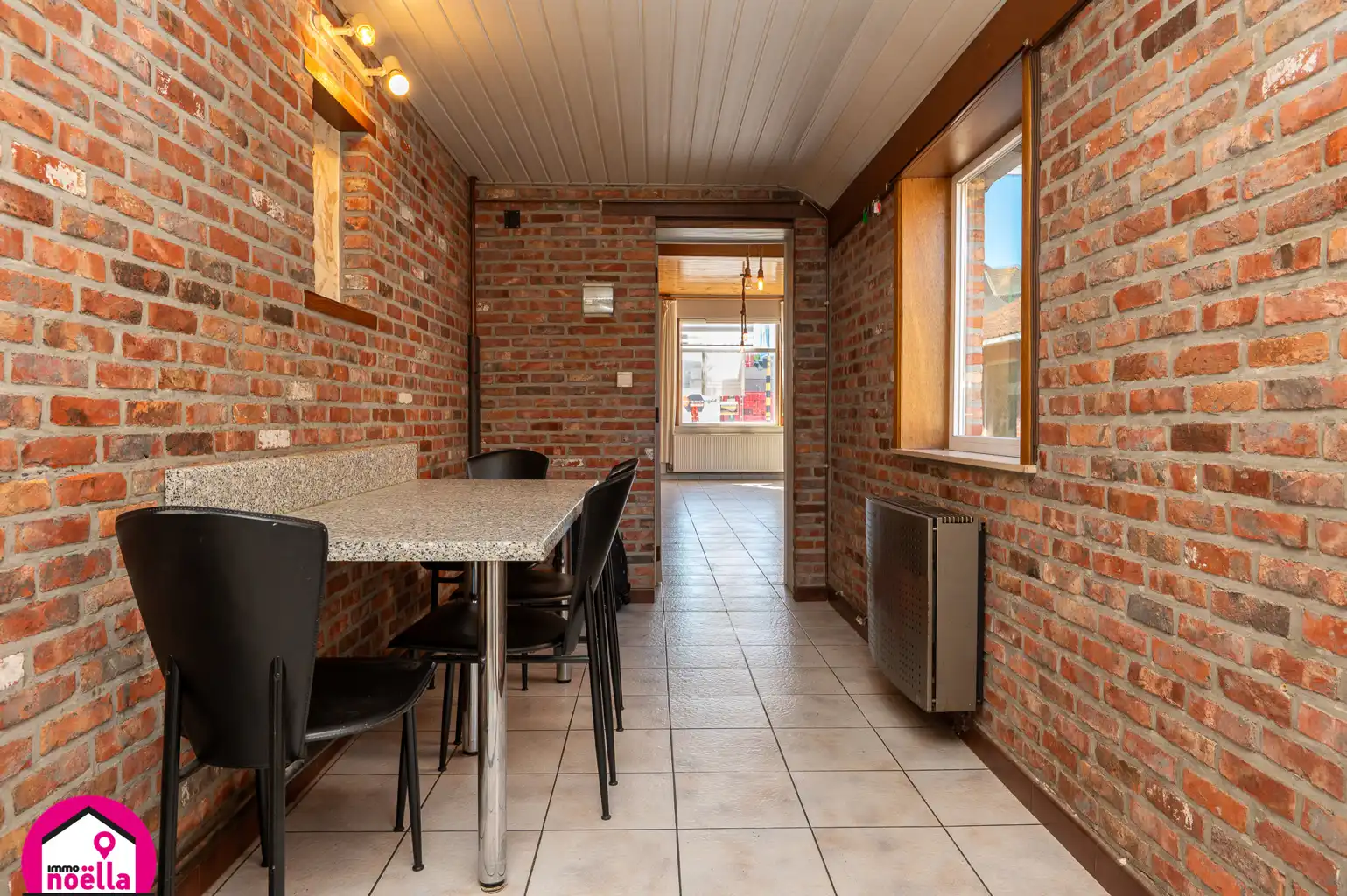 Te koop: te renoveren rijwoning op toplocatie foto 6