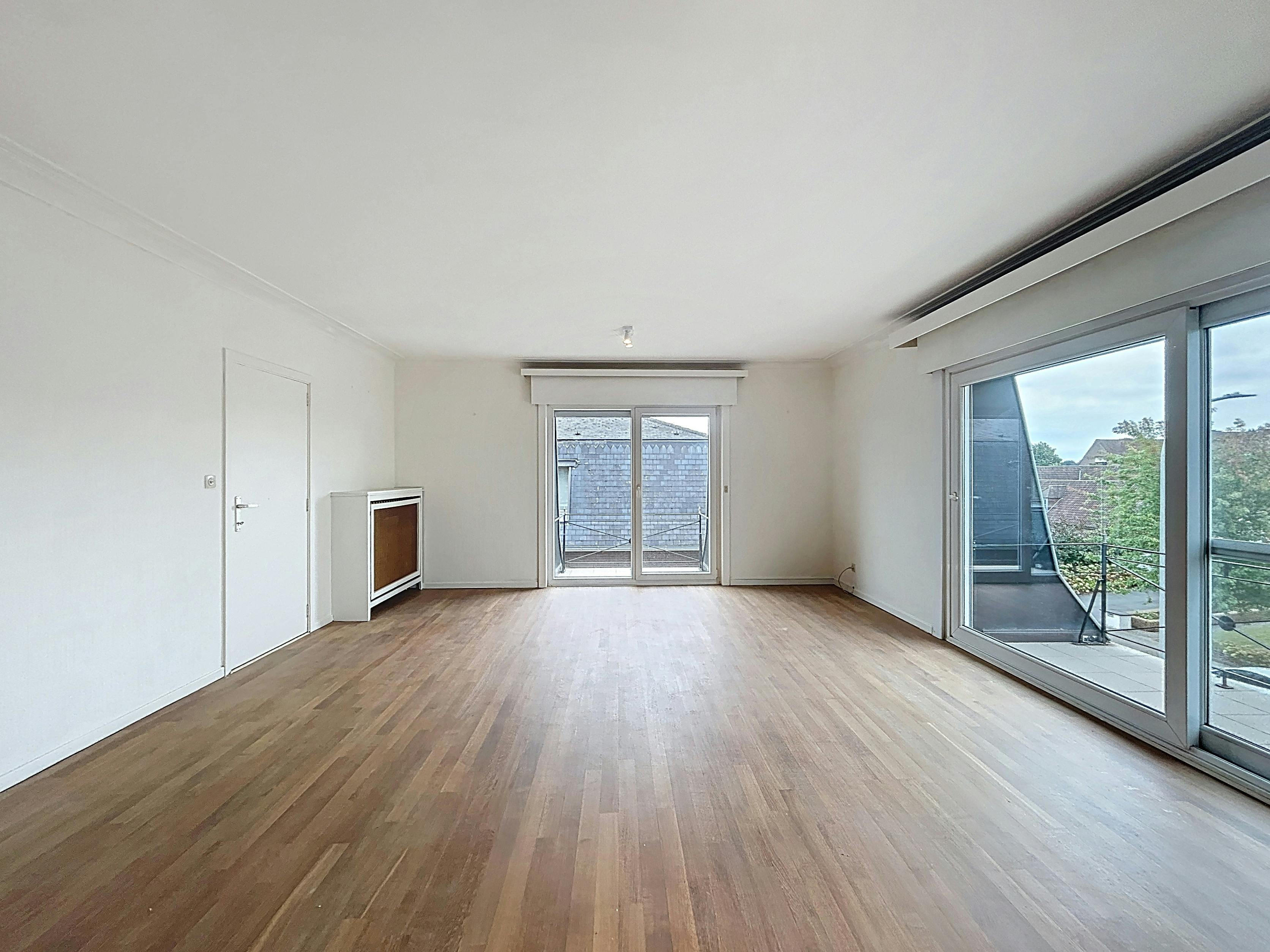 Ruim appartement met 3 kamers te huur in Harelbeke foto 3