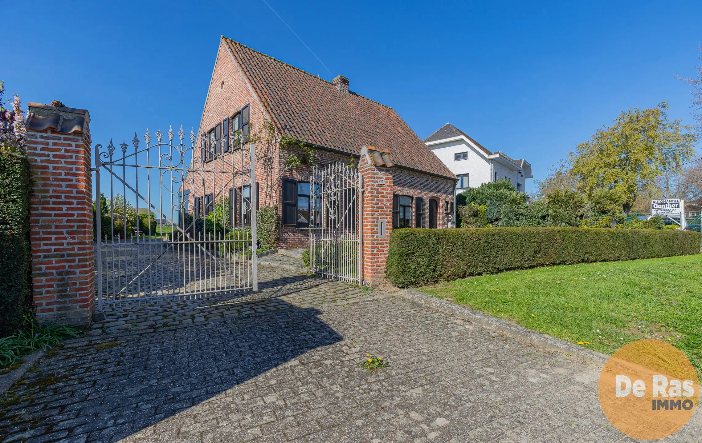 Hoofdfoto van de publicatie:  ERONDEGEM-Verzorgde 4-gevelwoning met achterliggende weide